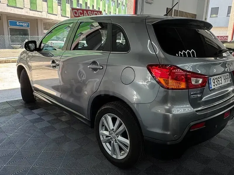 Usado Mitsubishi ASX 116 CV (85 kW) 2011 Gris / plata SUV