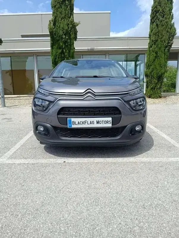 Usado Citroën C3 Feel 83 CV (61 kW) 2022 Gris Utilitario