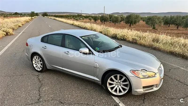 Usado Jaguar XF Premium Luxury 238 CV (175 kW) 2009 Gris / plata Berlina