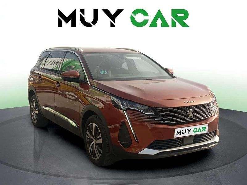 Usado Peugeot 5008 Allure 131 CV (96 kW) 2021 Marrón SUV