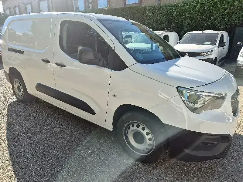 Usado Opel Combo S 100 CV (73 kW) 2021 Blanco Monovolumen