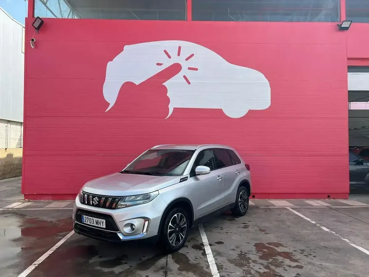 Usado Suzuki Vitara GLX 129 CV (94 kW) 2023 Plateado SUV