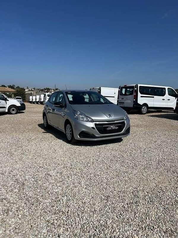 Usado Peugeot 208 Active 75 CV (55 kW) 2017 Gris / plata Utilitario