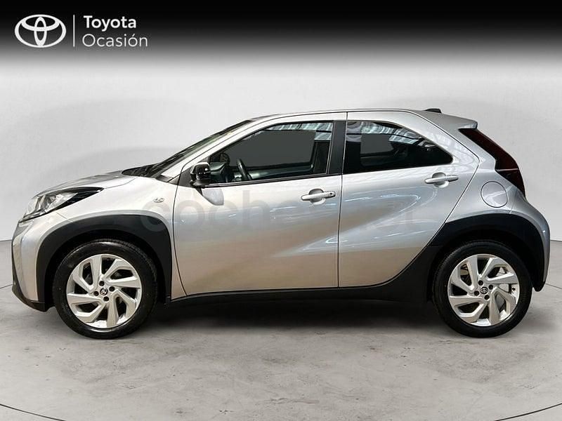 Usado Toyota Aygo X Play 72 CV (52 kW) 2024 Gris / plata SUV
