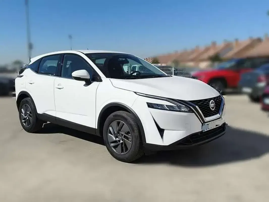 Usado Nissan Qashqai Acenta 140 CV (102 kW) 2022 Blanco SUV