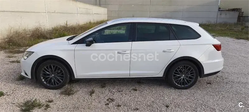 Usado Seat Leon Reference 115 CV (84 kW) 2016 Blanco Berlina