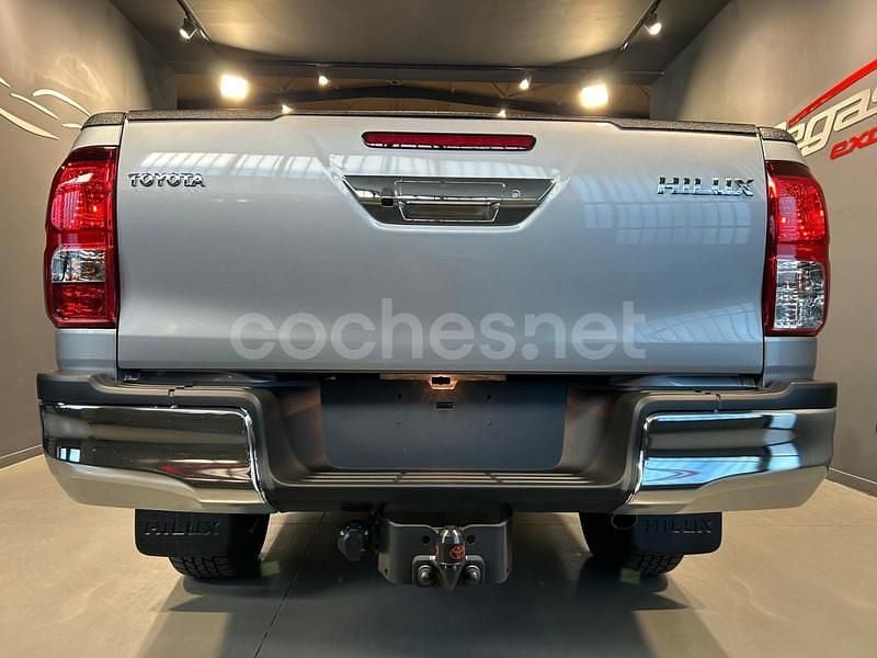 Nuevo Toyota HiLux 204 CV (150 kW) 2025 Gris / plata Pickup/Camioneta
