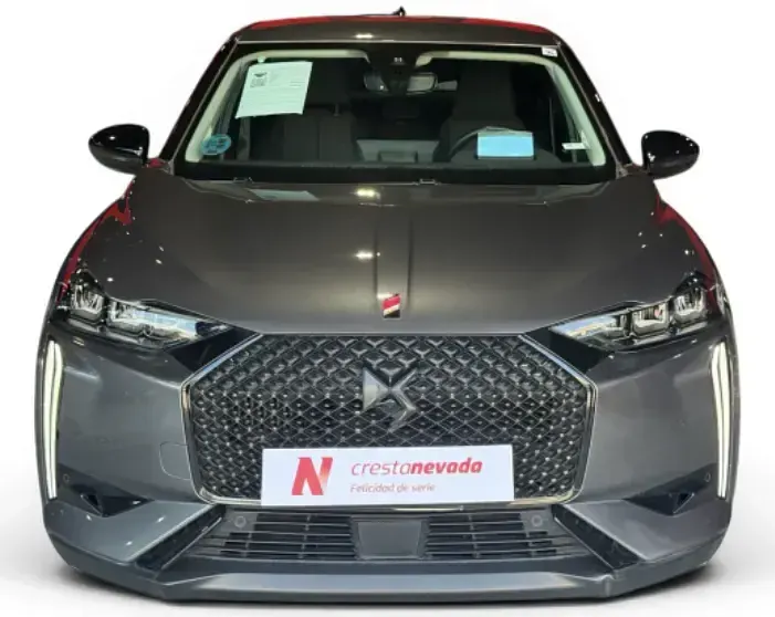 Usado DS Automobiles DS3 Crossback Performance 131 CV (96 kW) 2023 Gris / plata SUV