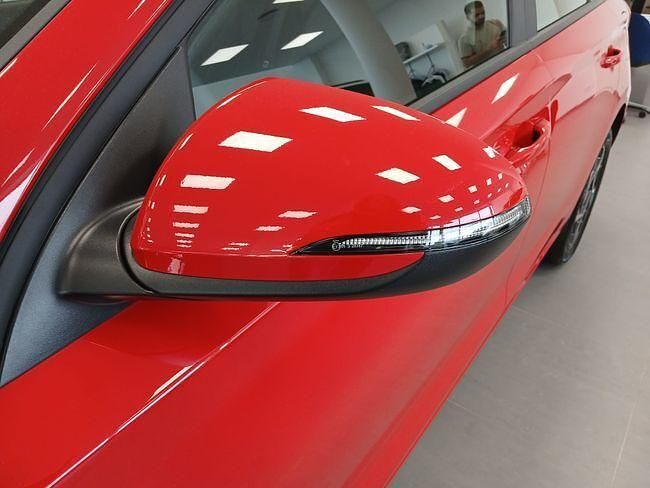 Nuevo Hyundai i30 99 CV (72 kW) 2026 Rojo