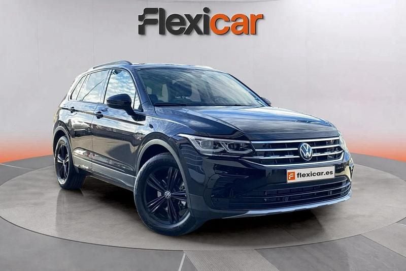 Negro Usado 2024 VW Tiguan Life SUV | 30.990 € (Super precio) - Imagen 1/4