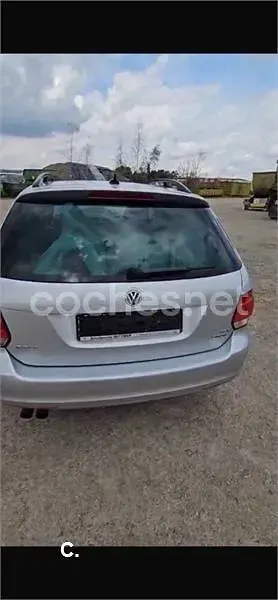 Usado VW Golf VII Advance 105 CV (77 kW) 2013 Gris / plata Familiar