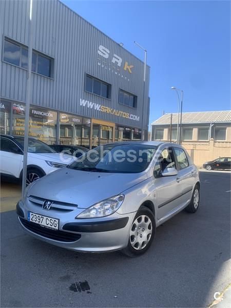 Usado Peugeot 307 90 CV (66 kW) 2004 Gris / plata Berlina
