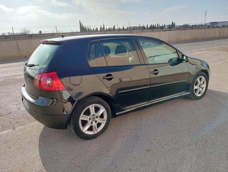 Usado VW Golf V Sportline 140 CV (102 kW) 2007 Negro Utilitario