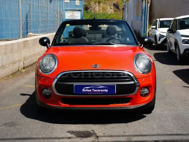 Usado Mini One Cabriolet 102 CV (75 kW) 2018 Naranja Descapotable