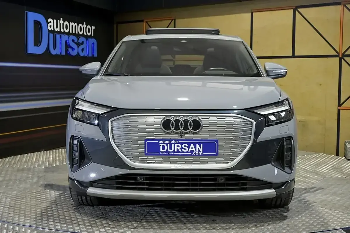 Usado Audi Q4 e-tron Advanced Plus 222 kW (302 CV) 2022 Gris SUV