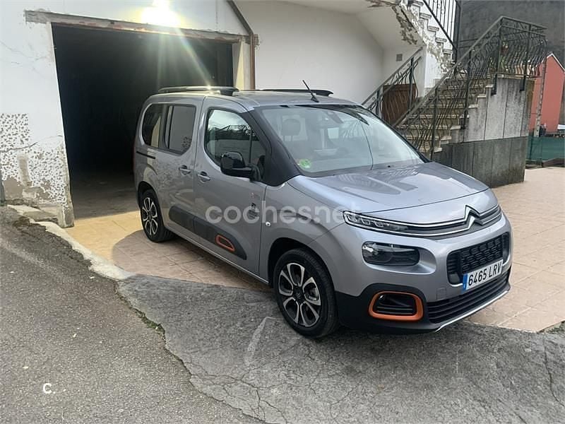 Usado Citroën Berlingo Feel 130 CV (95 kW) 2021 Gris / plata Monovolumen