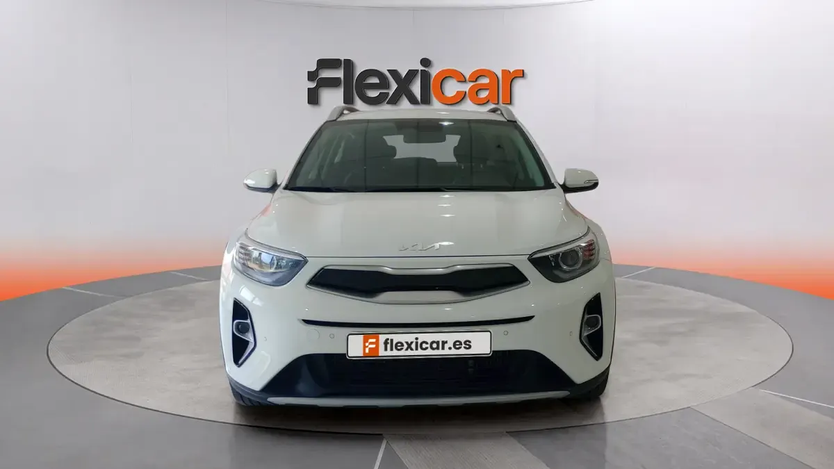 Usado Kia Stonic 101 CV (74 kW) 2025 Blanco SUV