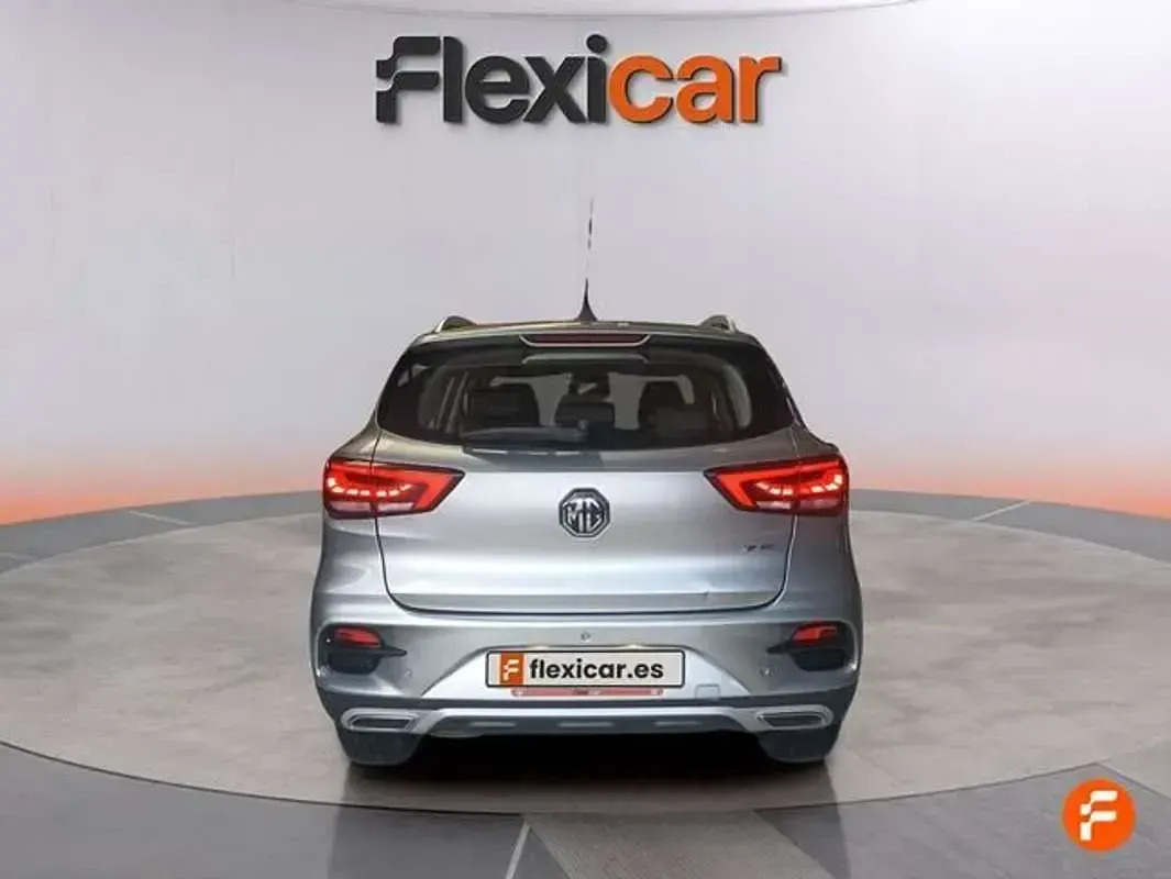 Usado MG ZS Comfort 106 CV (77 kW) 2022 Gris SUV