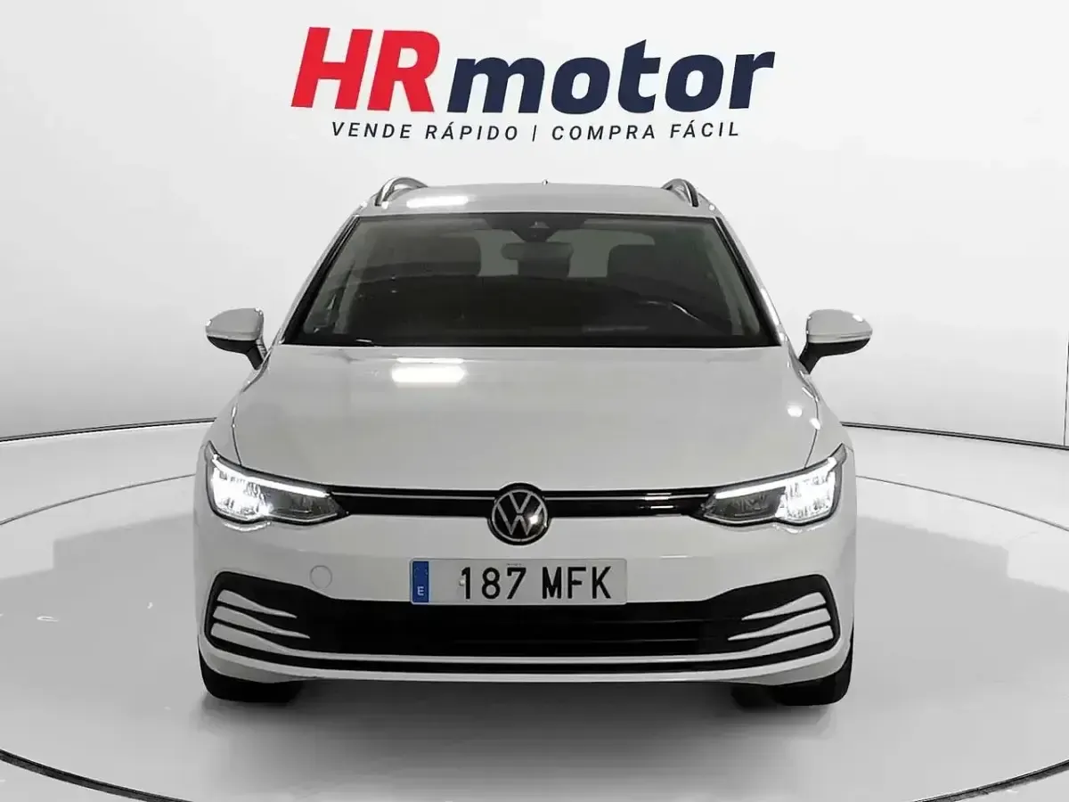 Usado VW Golf VIII Life 116 CV (85 kW) 2023 Blanco Familiar