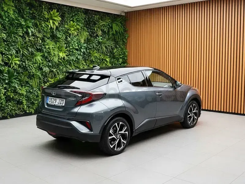 Usado Toyota C-HR Plus 122 CV (89 kW) 2017 Gris / plata SUV