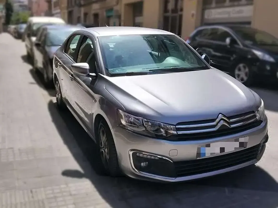Usado Citroën C-Elysee I Shine 100 CV (73 kW) 2017 Gris Berlina