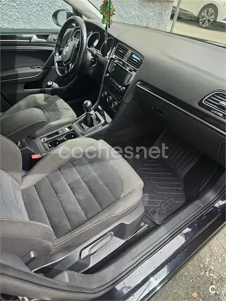 Usado VW Golf VII Advance 105 CV (77 kW) 2015 Negro Berlina