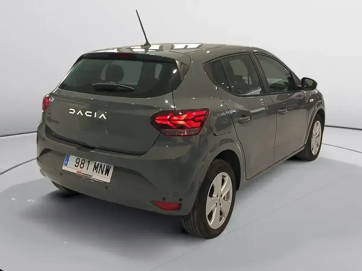 Usado Dacia Sandero Expression 91 CV (66 kW) 2024 Gris Berlina