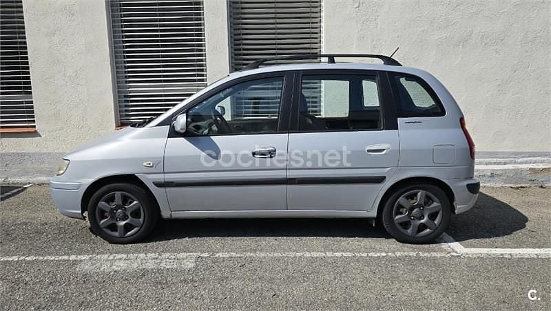 Gris / plata Usado 2006 Hyundai Matrix GLS Monovolumen | 2600 € - Imagen 1/4