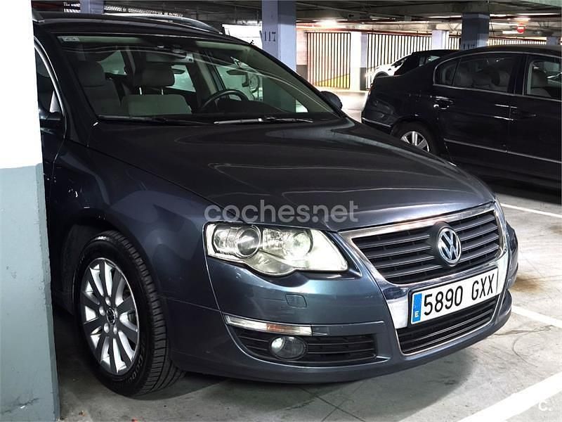 Usado VW Passat Advance 140 CV (102 kW) 2010 Gris / plata Familiar