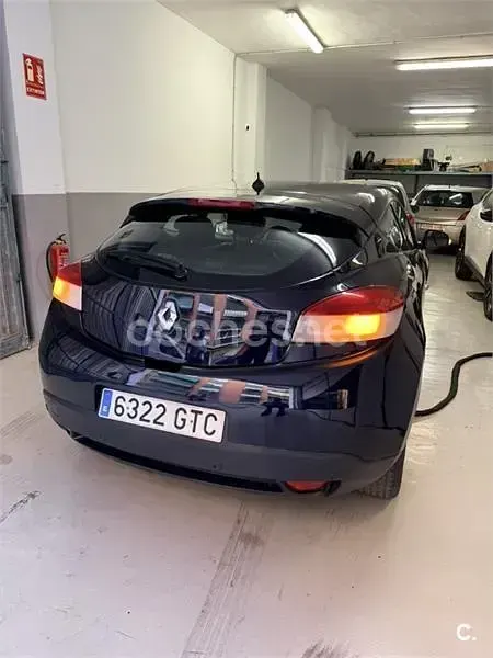 Usado Renault Mégane Dynamique 130 CV (95 kW) 2010 Azul Berlina