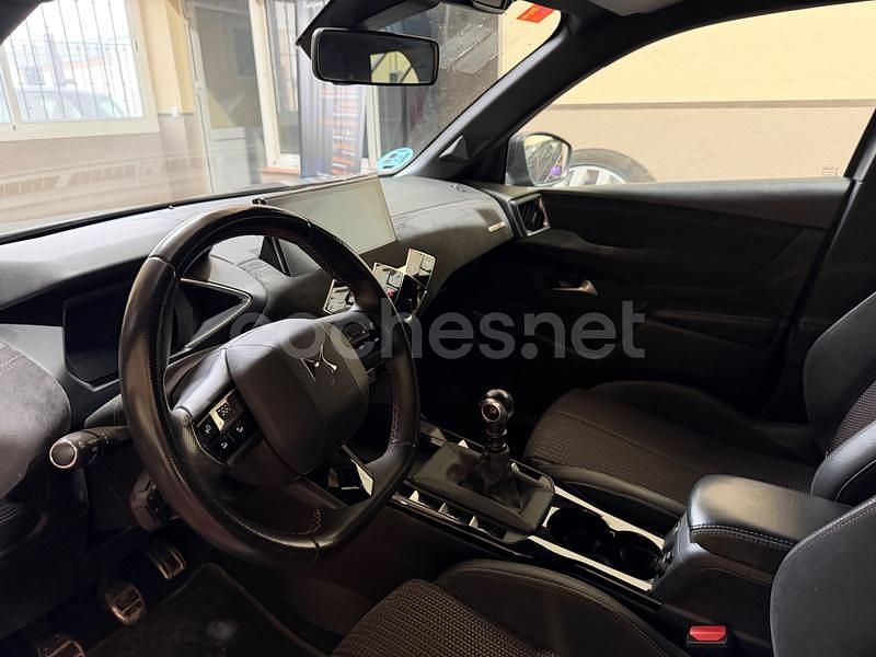 Usado DS Automobiles DS3 Crossback Performance 110 CV (80 kW) 2021 Gris / plata SUV