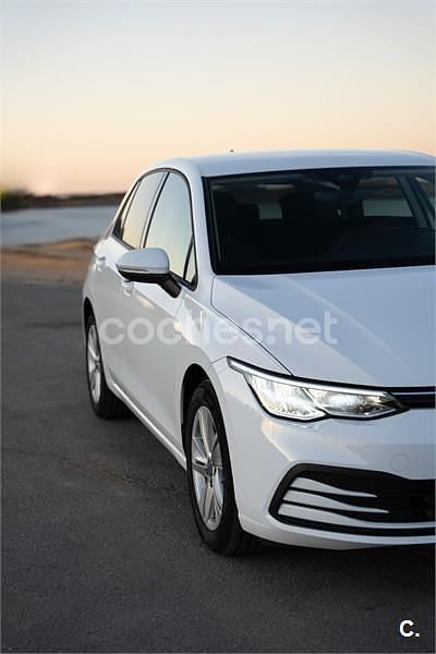Usado VW Golf VIII Life 115 CV (84 kW) 2022 Blanco Berlina