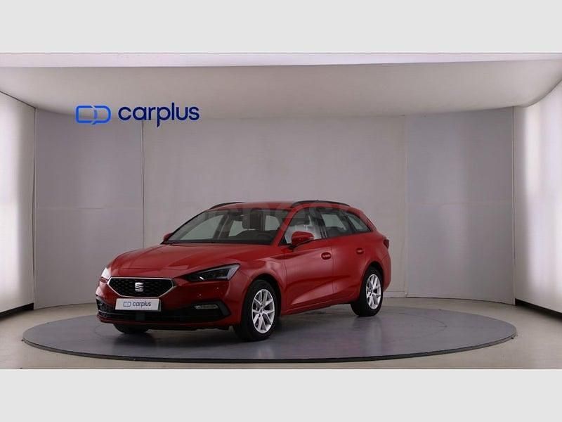 Usado Seat Leon Style 110 CV (80 kW) 2023 Rojo Berlina