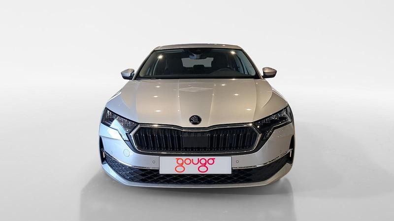 Usado Skoda Octavia Selection 116 CV (85 kW) 2025 Gris / plata Berlina