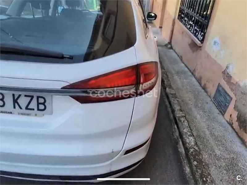Usado Ford Mondeo Trend 150 CV (110 kW) 2019 Blanco Familiar