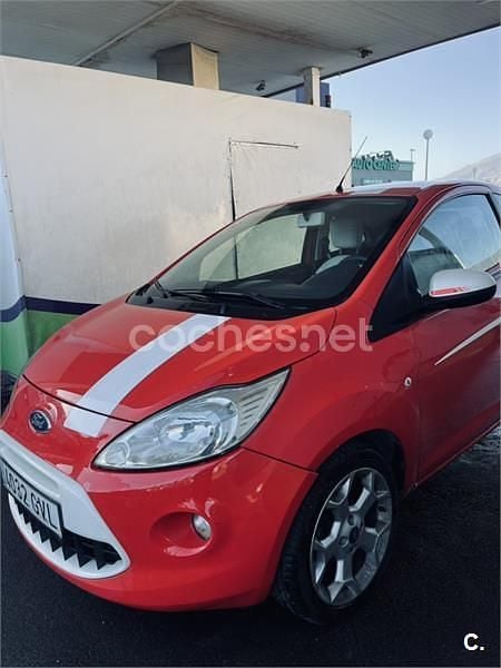 Usado Ford Ka Individual 75 CV (55 kW) 2010 Rojo Utilitario