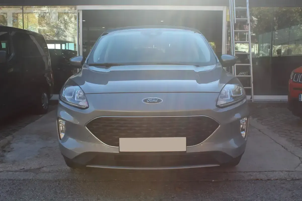 Usado Ford Kuga ST-Line 120 CV (88 kW) 2021 Gris / plata SUV