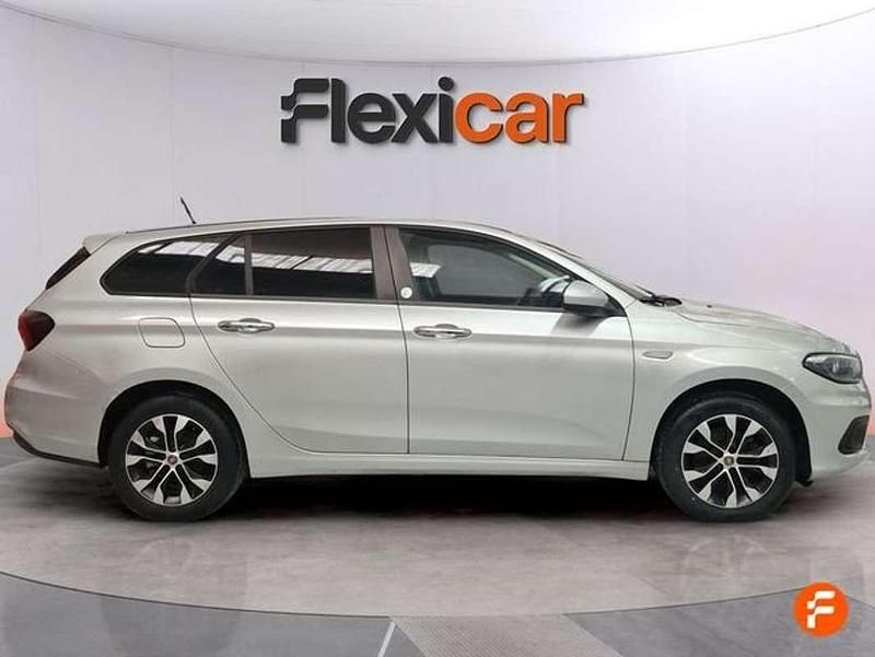 Usado Fiat Tipo Business 95 CV (69 kW) 2020 Gris Familiar