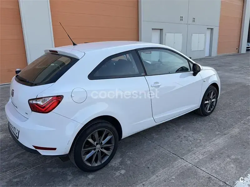 Usado Seat Ibiza SC I-Tech 90 CV (66 kW) 2013 Blanco Utilitario