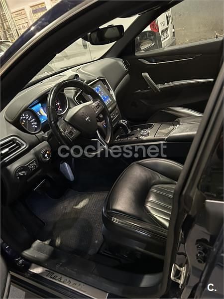 Usado Maserati Ghibli GranLusso 275 CV (202 kW) 2017 Azul Berlina