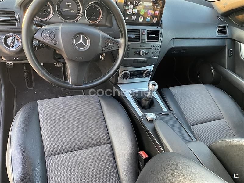 Usado Mercedes C200 136 CV (100 kW) 2010 Gris / plata Familiar