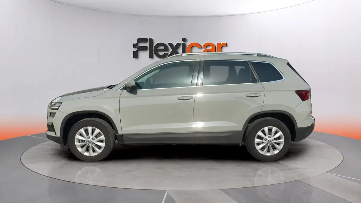 Usado Skoda Karoq Selection 116 CV (85 kW) 2024 Gris SUV