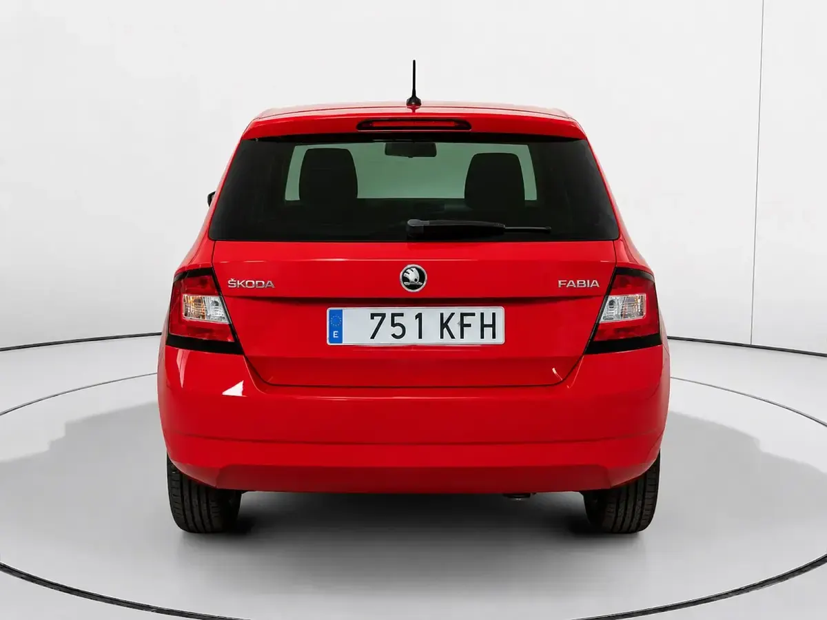 Usado Skoda Fabia 75 CV (55 kW) 2017 Negro