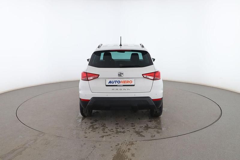 Usado Seat Arona Style 95 CV (69 kW) 2019 Blanco SUV