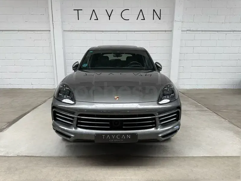 Usado Porsche Cayenne S 440 CV (323 kW) 2020 Gris / plata SUV