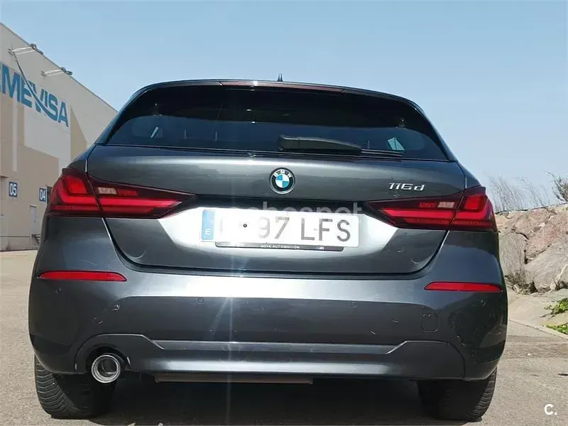 Usado BMW 116 116 CV (85 kW) 2020 Negro Utilitario