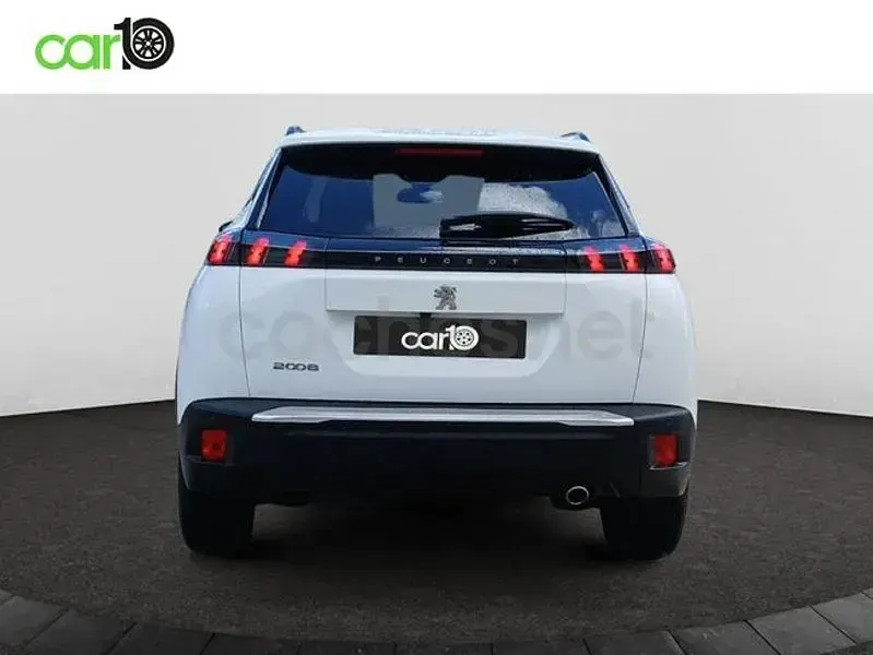 Usado Peugeot 2008 Allure 110 CV (80 kW) 2021 Blanco SUV