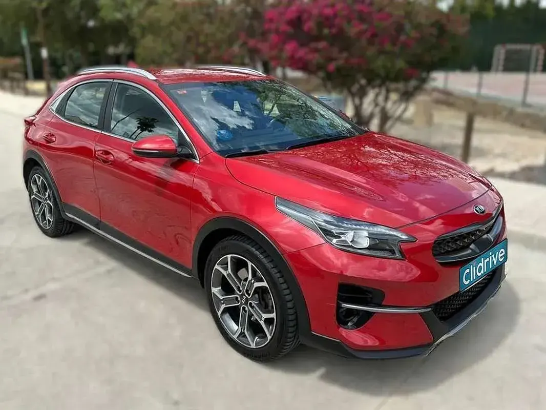Usado Kia XCeed 105 CV (77 kW) 2021 Rojo SUV