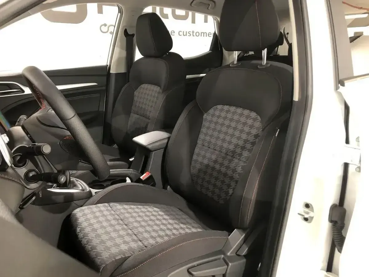 Usado MG ZS Comfort 106 CV (77 kW) 2023 Blanco Berlina