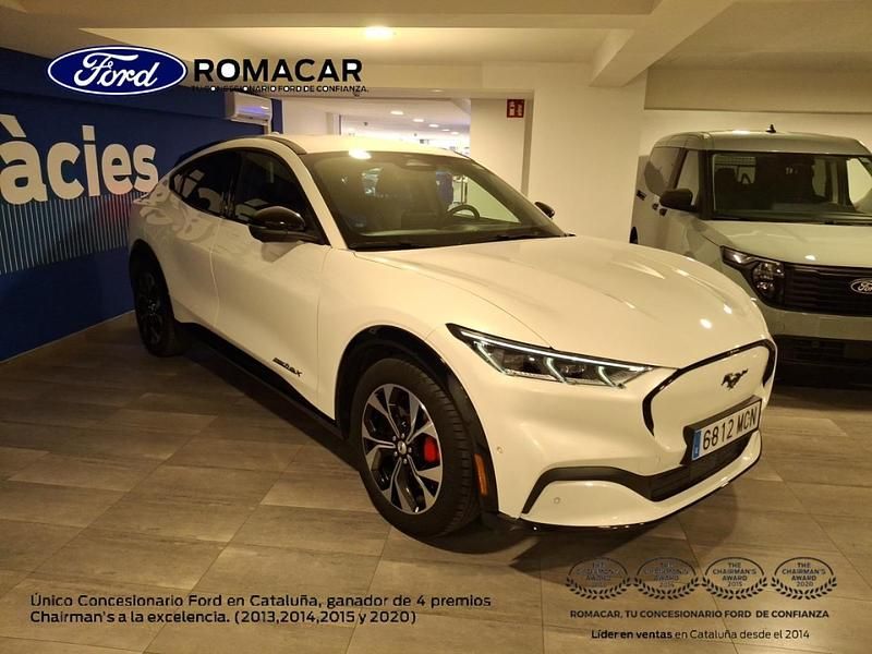 Blanco Usado 2022 Ford Mustang Mach-E Premium SUV | 40.500 € (Un poco caro) - Imagen 1/4